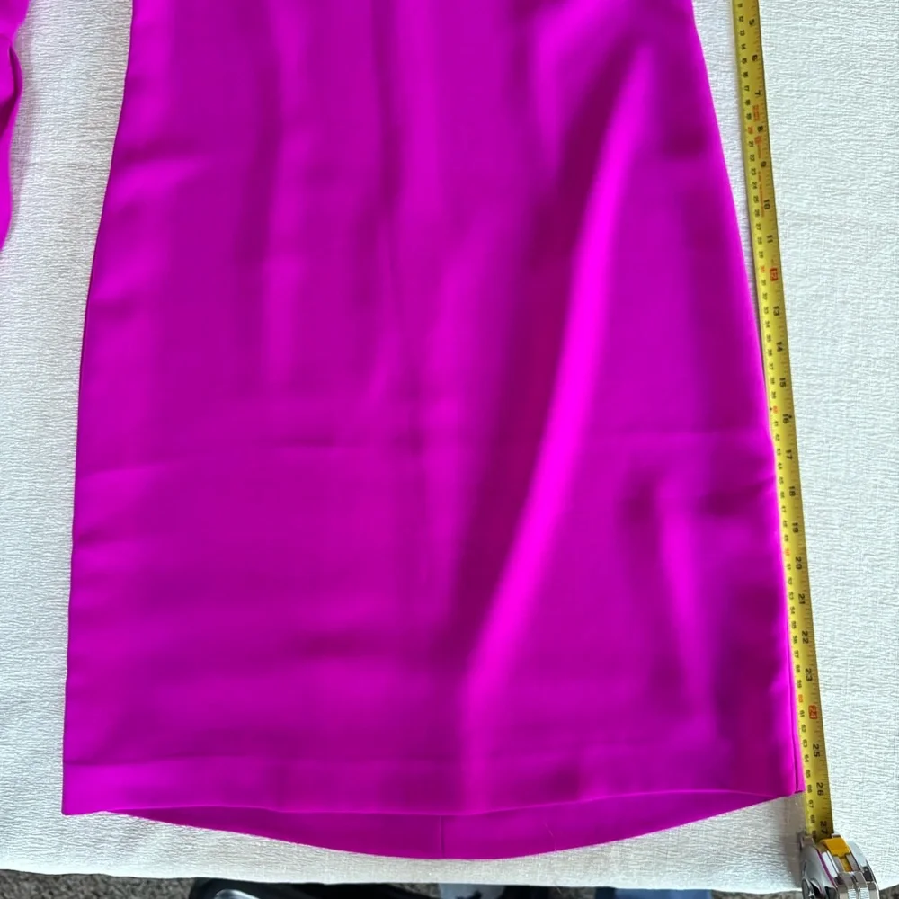 Elegant Banana Republic Magenta V-Neck Bell Sleeve Shift Dress. Size 4 - Picture 7 of 7